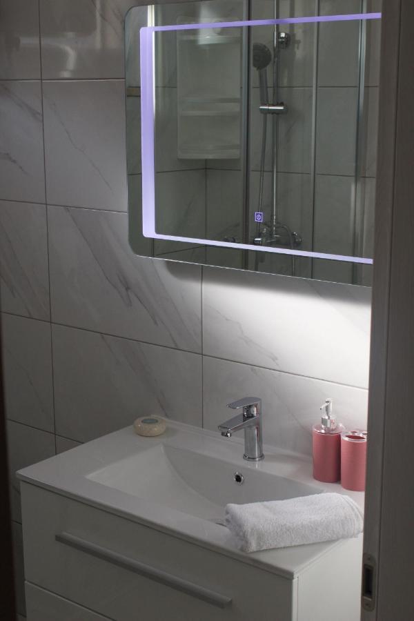 Apartmani Bauk Pucisca Exterior foto
