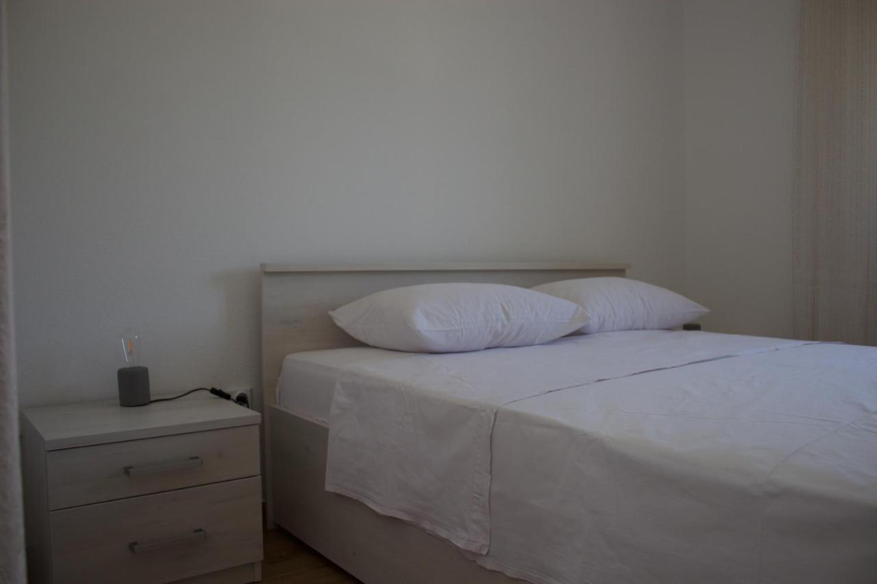 Apartmani Bauk Pucisca Exterior foto